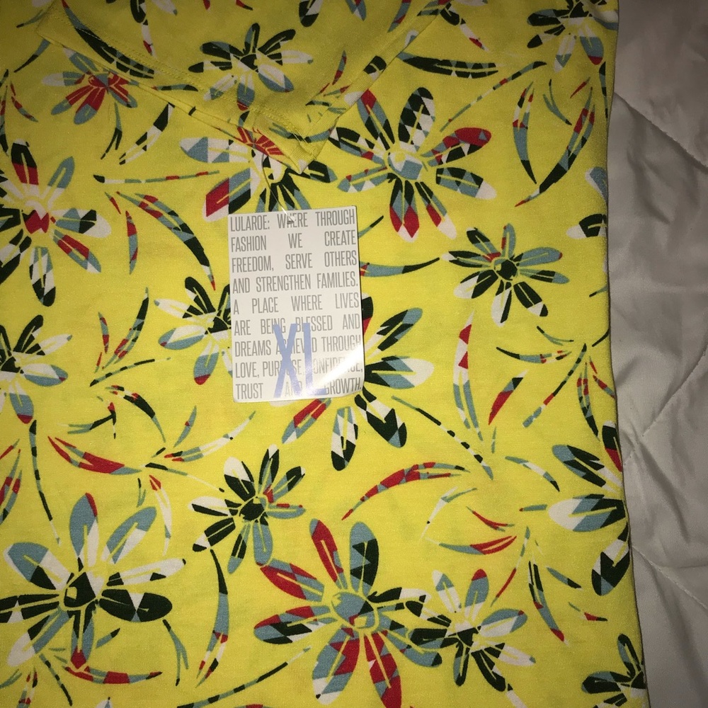 Lularoe Irma XL - Picture 2 of 2
